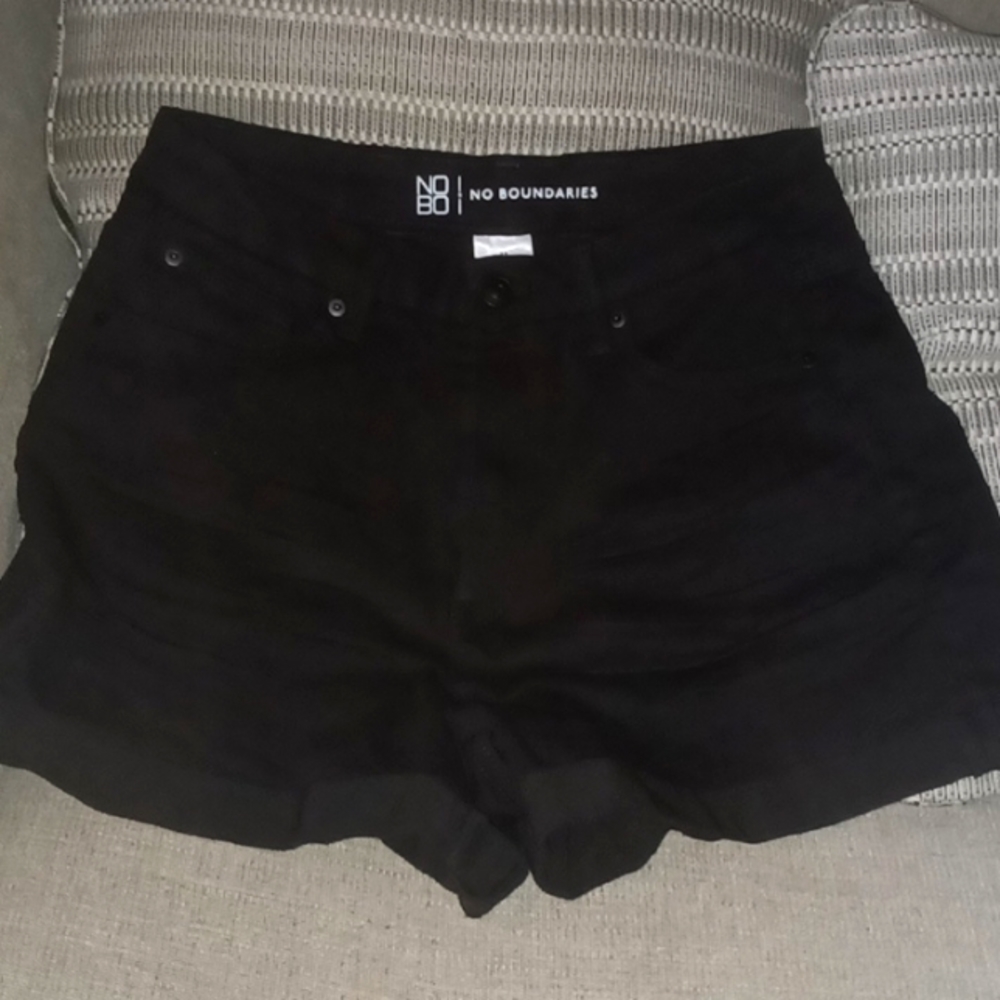 Black Shorts - No Boundaries Medium